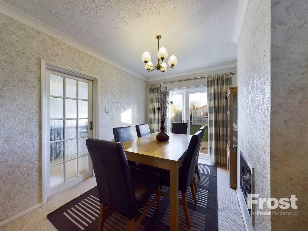 Harvest Road, Feltham, TW13 3 bed terraced house £450,000