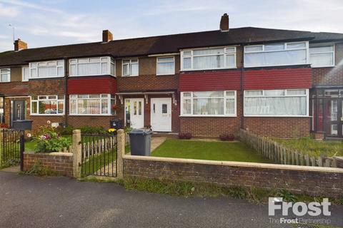 3 bedroom terraced house for sale, Harvest Road, Feltham, TW13