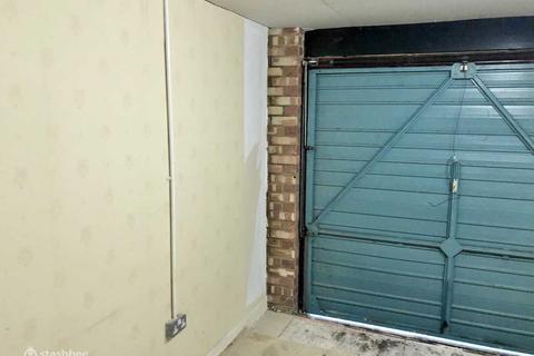 Garage to rent - Goldlay Avenue, Chelmsford CM2
