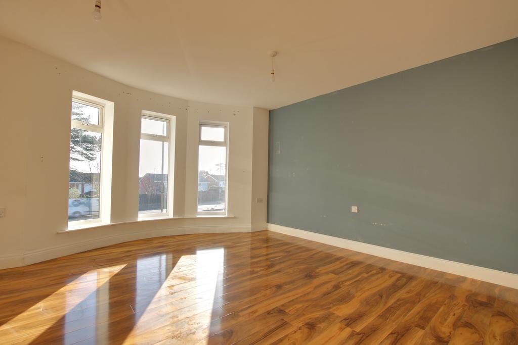 CHALFORD GRANGE, FAREHAM 2 bed apartment £210,000