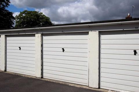 Garage to rent - Hucclecote Road, Gloucester GL3