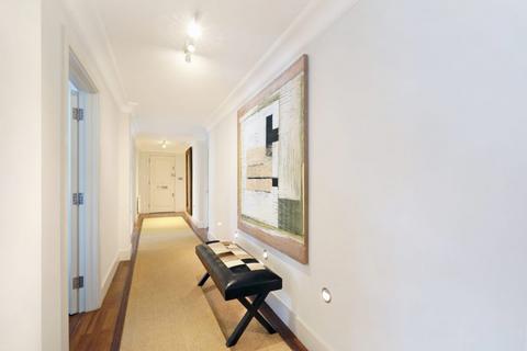 4 bedroom flat to rent, Cliveden Place, Belgravia, SW1W