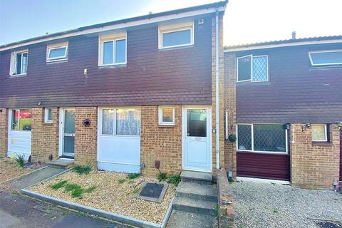 4 bedroom terraced house to rent, Park Barn Drive, Guildford, Surrey, GU2