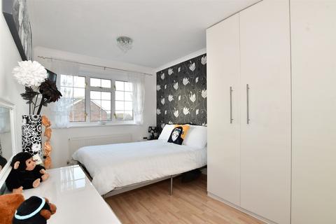 20 Church Close, Cliffe, Rochester, ME3 7UT