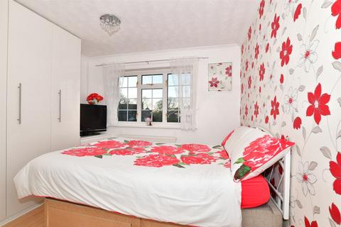 20 Church Close, Cliffe, Rochester, ME3 7UT