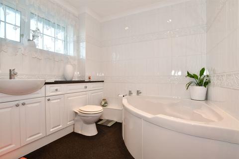 20 Church Close, Cliffe, Rochester, ME3 7UT