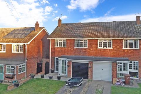 20 Church Close, Cliffe, Rochester, ME3 7UT