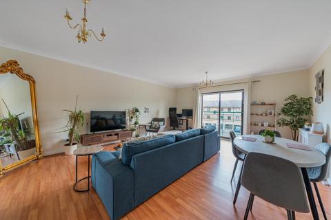58 Plover Way, London, SE16 7TT