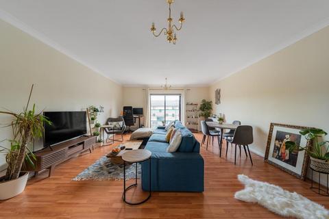 58 Plover Way, London, SE16 7TT