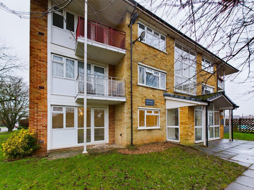 Grove Crescent, Croxley Green, Rickmansworth, Hertfordshire, WD3 2 bed apartment £152,500