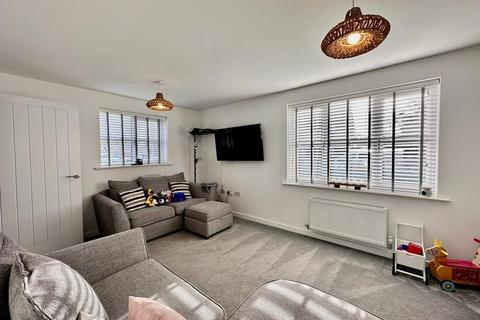 64 Borsdane Way, Westhoughton, Bolton, BL5 3FD