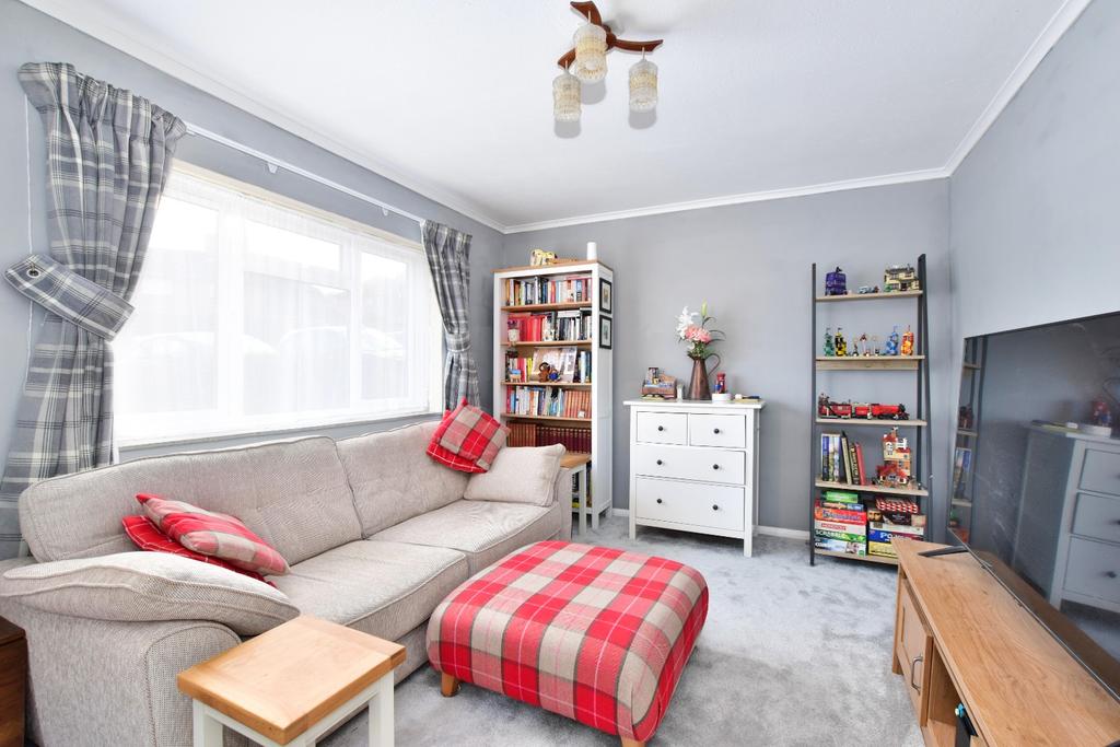 Capell Road, Chorleywood... 3 bed semidetached house £575,000