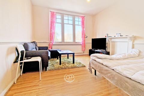 2 bedroom flat for sale - Palmerston Road, London N22