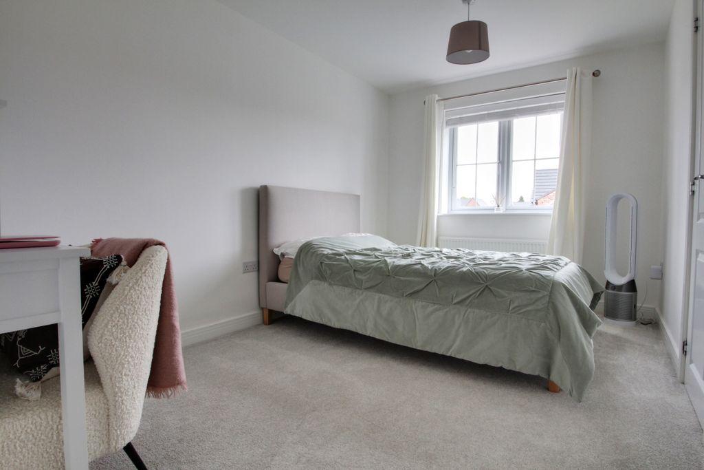 Bedroom 2 (Double)