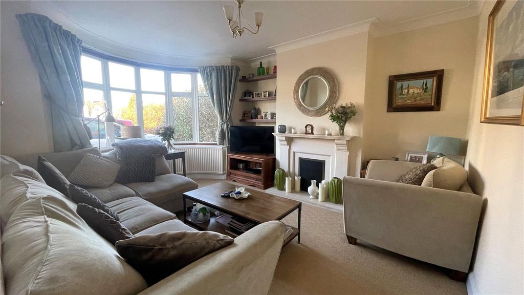 Meadway, Hertfordshire, EN5 4 bed semidetached house £895,000