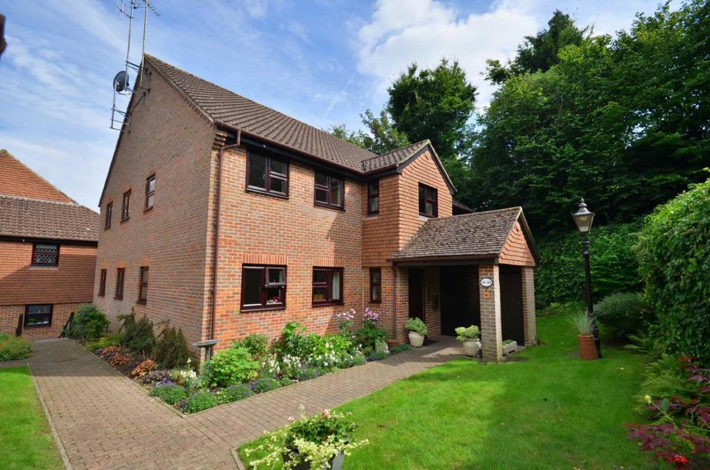 Turneys Orchard, Chorleywood... 1 bed apartment £250,000