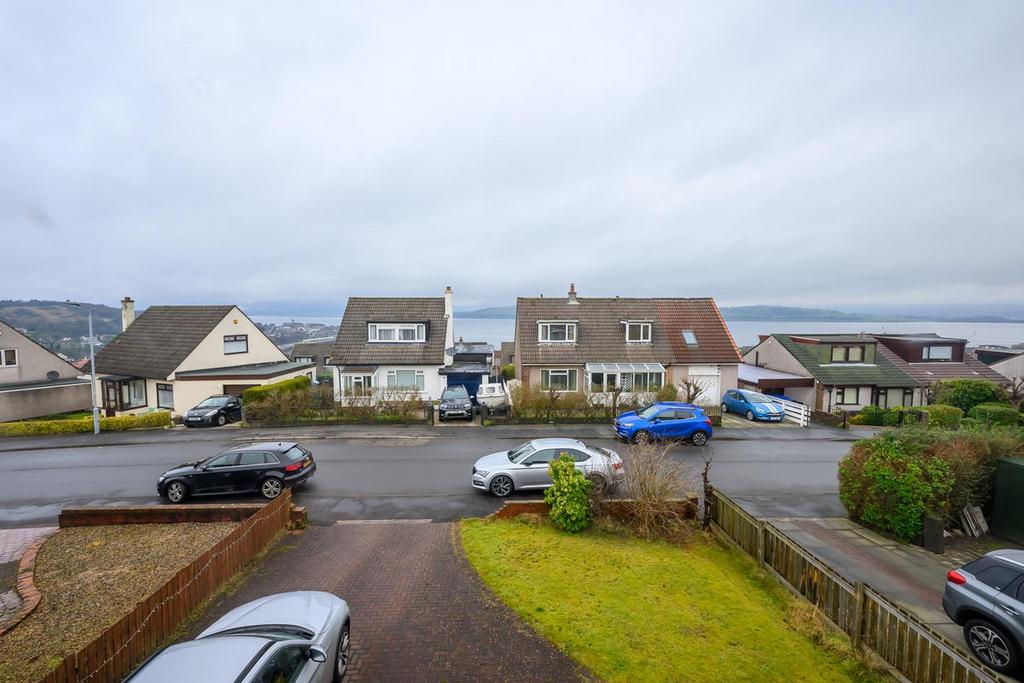Oxford Avenue, Gourock, PA19 3 bed detached house for sale £250,000