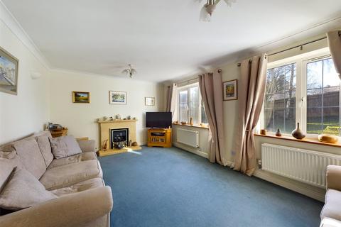 27 Padin Close, Chalford, Stroud, GL6 8FB