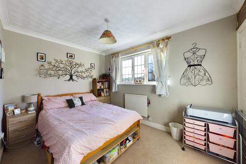 27 Padin Close, Chalford, Stroud, GL6 8FB