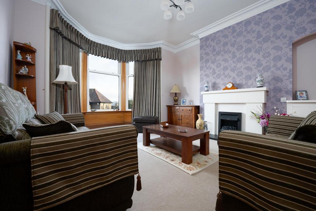 Broomberry Drive, Gourock, PA19 5 bed semidetached house £300,000