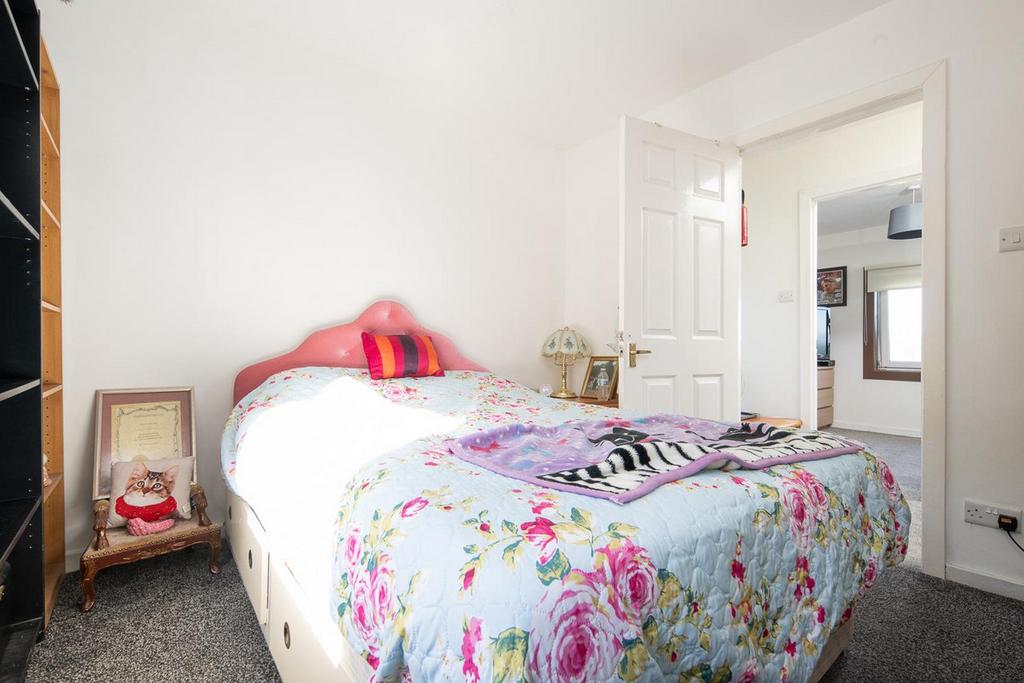 Fort Matilda Place, Gourock, PA16 4 bed detached house £200,000