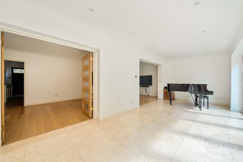 6 bedroom detached house to rent, Pine Walk, Cobham, Surrey, KT11