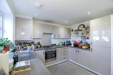 32 Harrier End, St Albans, AL4 0LD