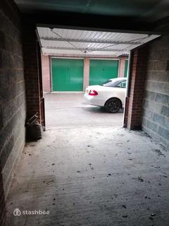 Garage to rent - Bow Arrow Lane, Dartford DA2
