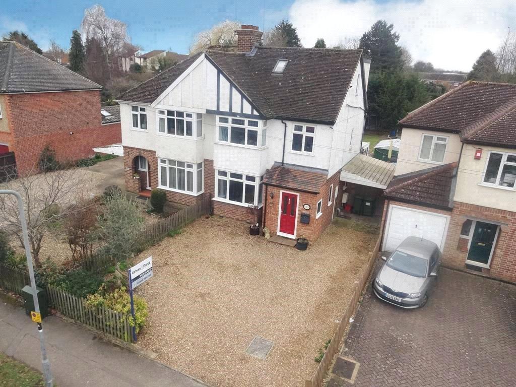 Lakes Lane, Newport Pagnell, Buckinghamshire, MK16 4 bed semidetached house for sale £500,000