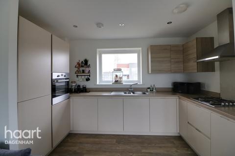 3 bedroom apartment for sale - Handley Page, Barking