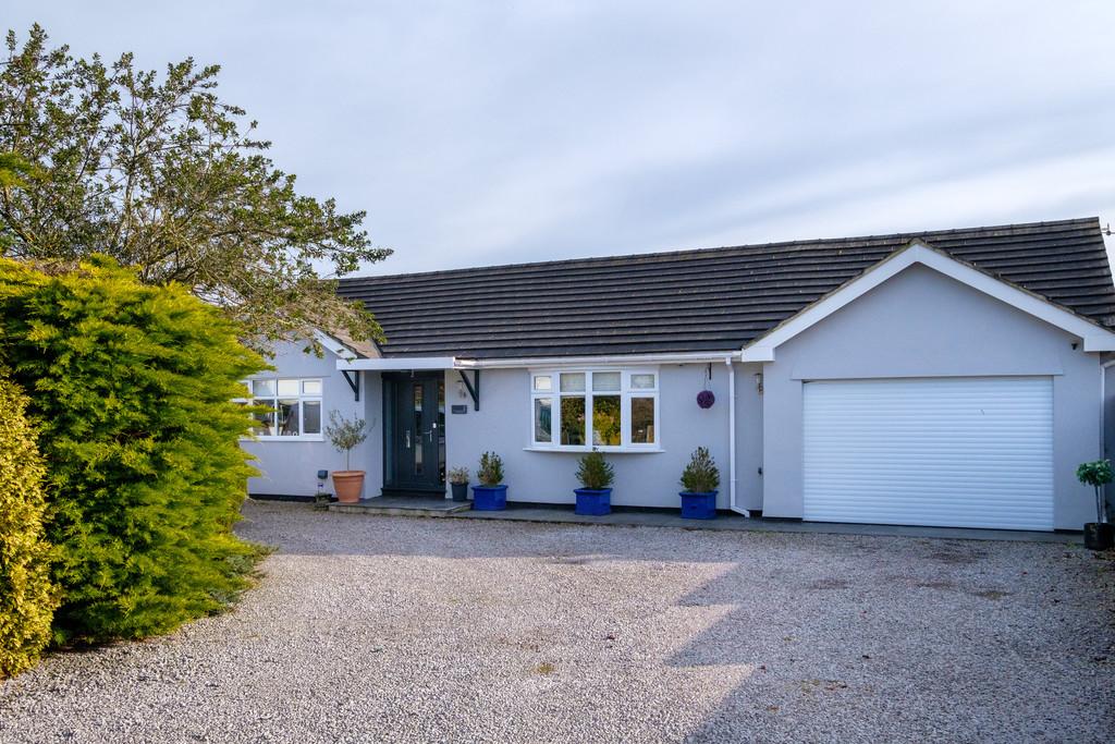 Puxton Road, Puxton very spacious contemporary 4 double bedroom