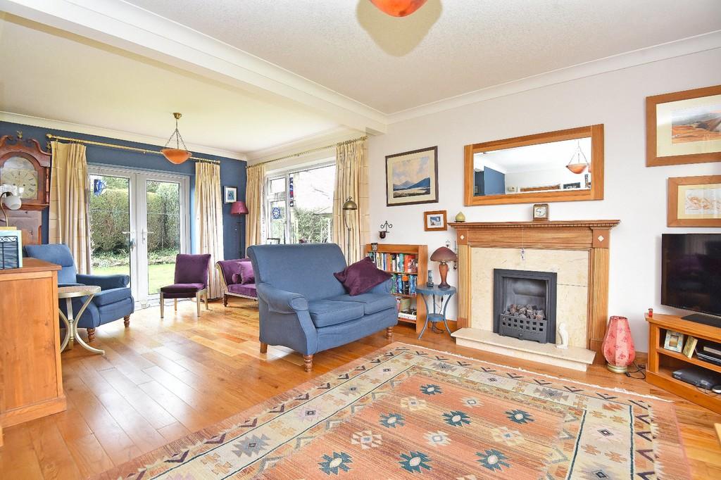 Yew Tree Lane, Harrogate 4 bed detached house for sale £615,000