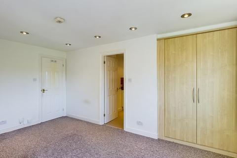 Studio to rent, Camelot Court, Ifield, Crawley