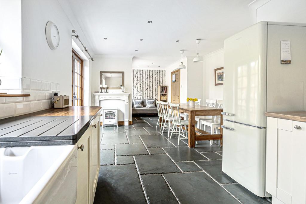Excellent Family Dining Kitchen