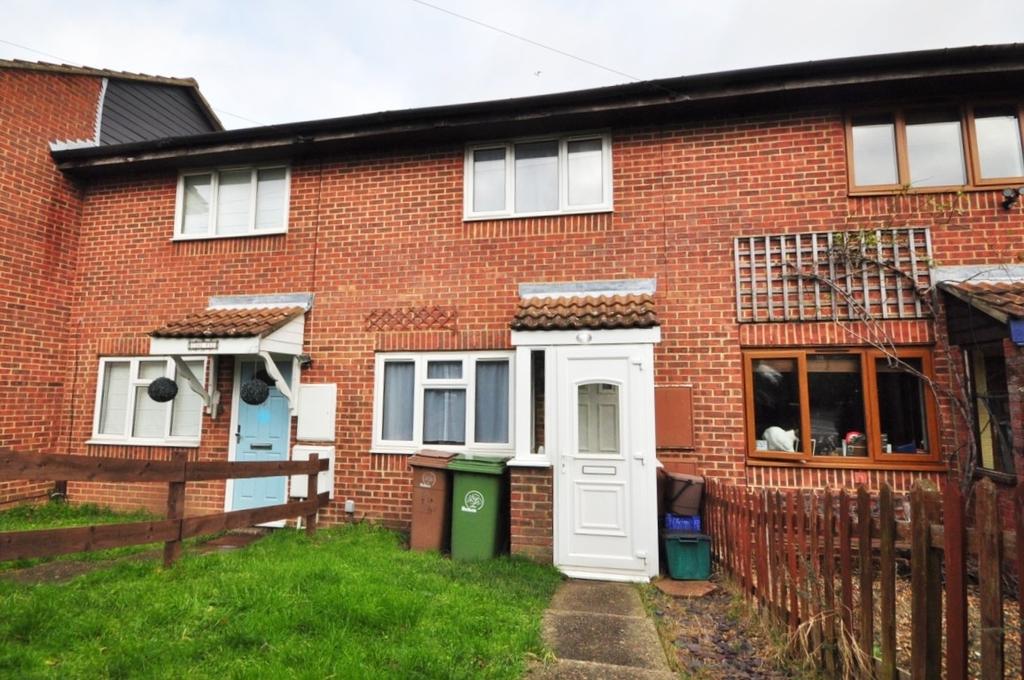 Road Carshalton SM5 2 bed semidetached house £1,500 pcm