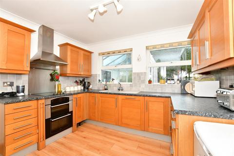 7 Poplar Row, Theydon Bois, Epping, CM16 7NB