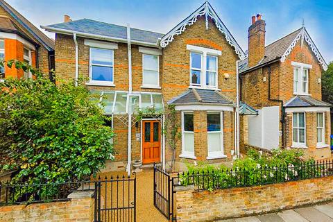 30 Gloucester Road, Richmond, TW9 3BU