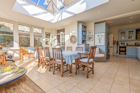 30 Gloucester Road, Richmond, TW9 3BU
