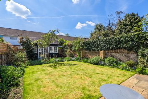 30 Gloucester Road, Richmond, TW9 3BU