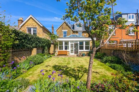 30 Gloucester Road, Richmond, TW9 3BU