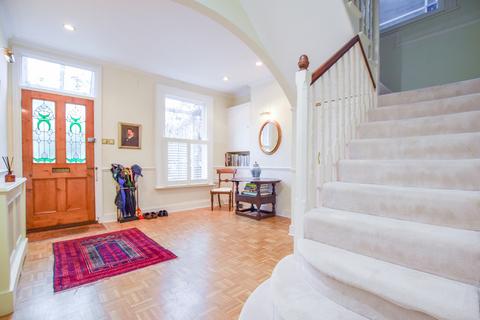 30 Gloucester Road, Richmond, TW9 3BU