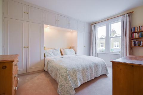 30 Gloucester Road, Richmond, TW9 3BU