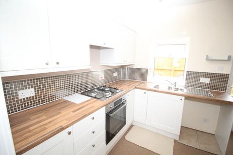 2 bedroom end of terrace house to rent, Barleyhill Road, Garforth