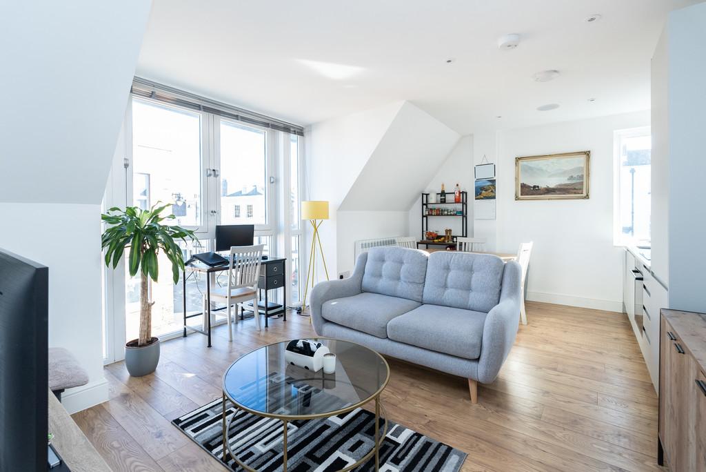 St. Martins House, Dorking 1 bed apartment for sale £265,000