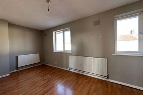 3 bedroom terraced house to rent, Dryfield Road, Edgware