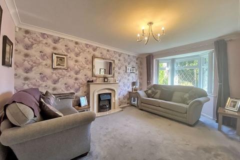 12 Lindrick Close, Walsall, WS3 3UW