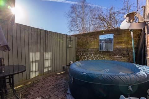11 Albert Street, Markyate, St Albans, AL3 8HY