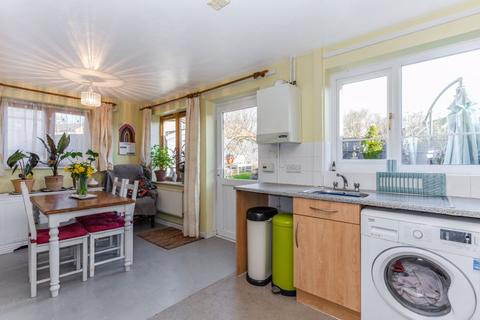 7 Combes Crescent, Leadenhall, Milton Keynes, MK6 5LX