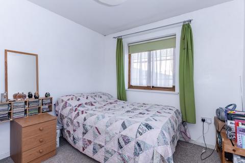 7 Combes Crescent, Leadenhall, Milton Keynes, MK6 5LX
