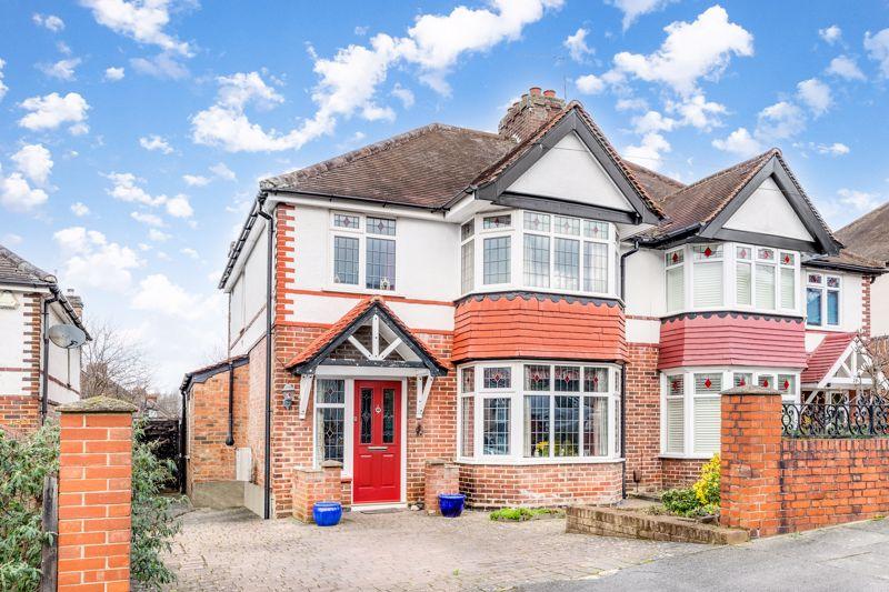Leamington Avenue, Bromley 3 bed semidetached house £550,000